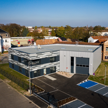 Construction de hangar, hall de production, bâtiment de bureaux